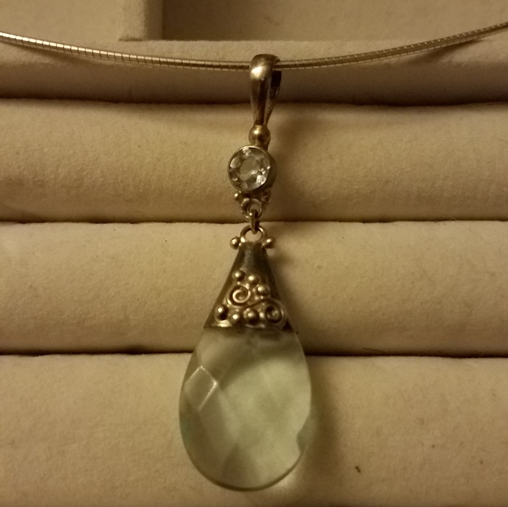 Sajen choker and pendant